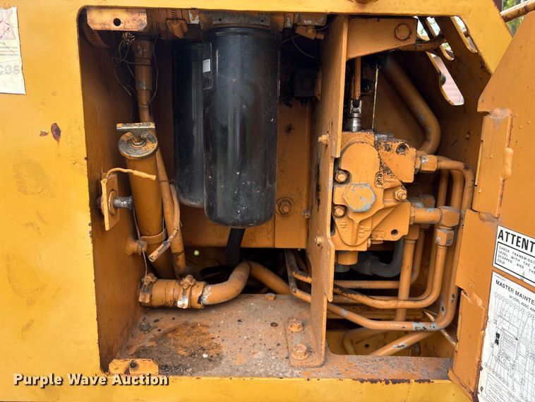 image for item EA6978 1989 Case 450C dozer