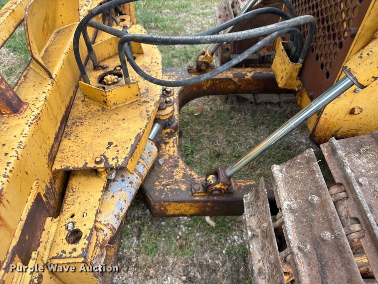image for item EA6978 1989 Case 450C dozer