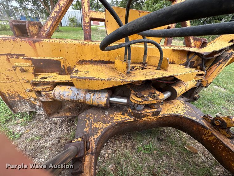 image for item EA6978 1989 Case 450C dozer
