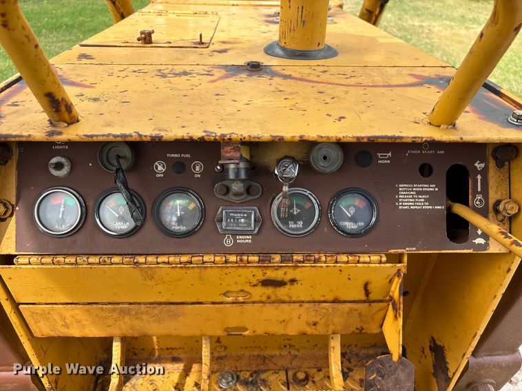 image for item EA6978 1989 Case 450C dozer