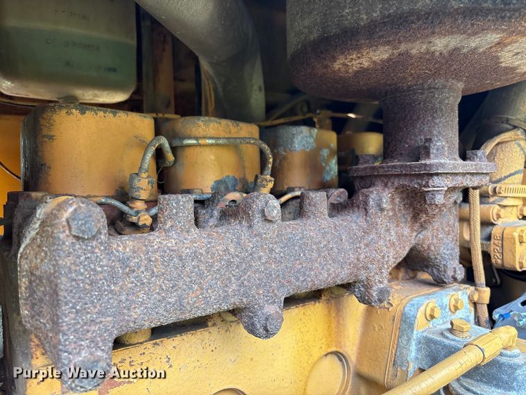 image for item EA6978 1989 Case 450C dozer