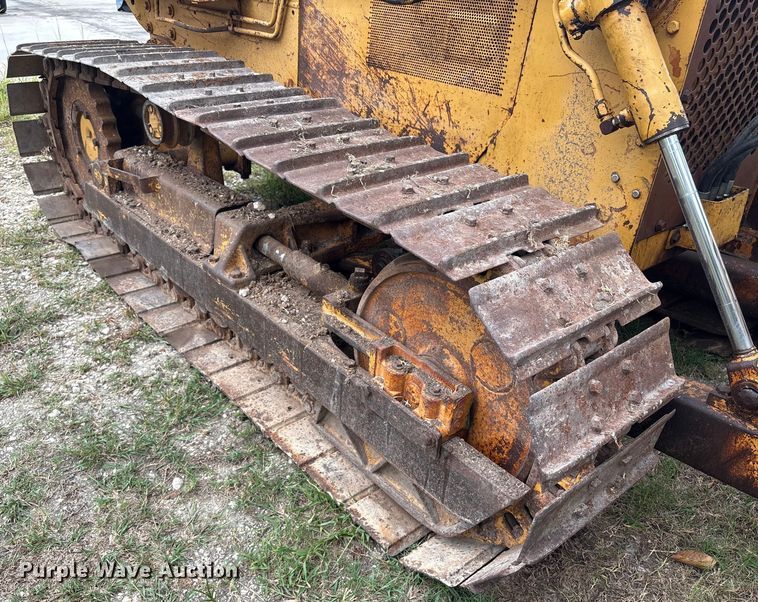 image for item EA6978 1989 Case 450C dozer