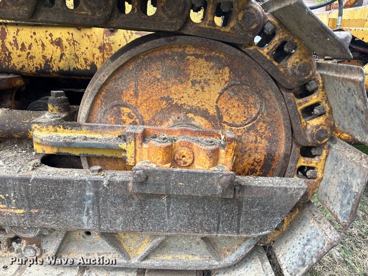 image for item EA6978 1989 Case 450C dozer