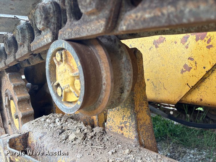 image for item EA6978 1989 Case 450C dozer