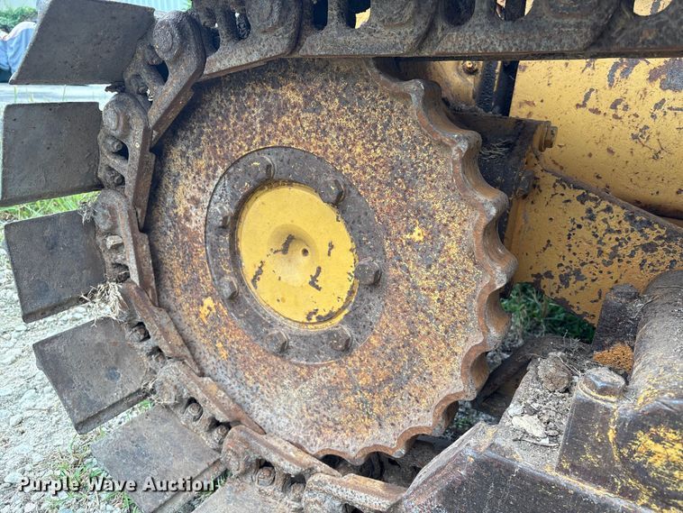 image for item EA6978 1989 Case 450C dozer