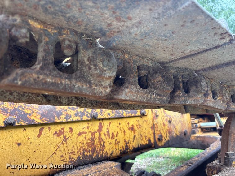 image for item EA6978 1989 Case 450C dozer