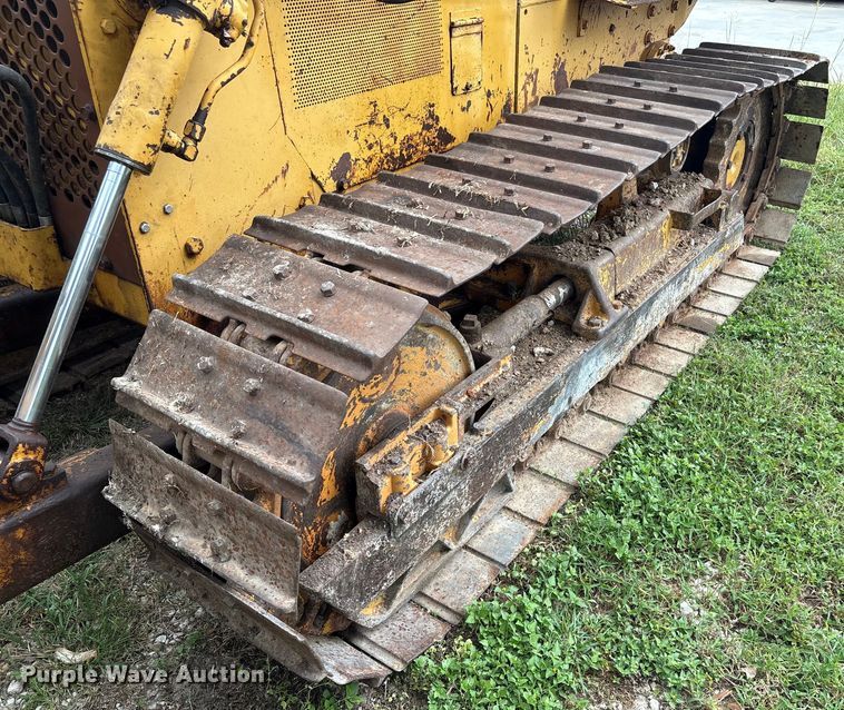 image for item EA6978 1989 Case 450C dozer