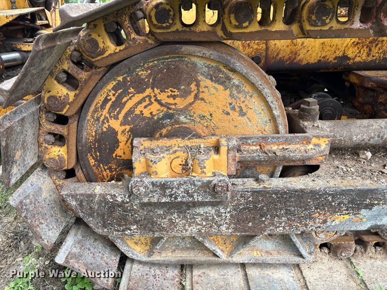 image for item EA6978 1989 Case 450C dozer