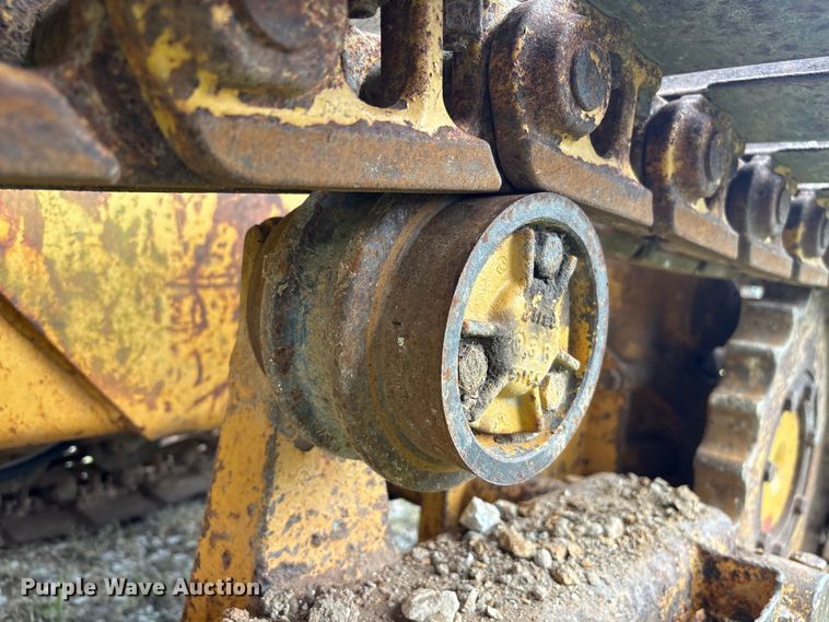 image for item EA6978 1989 Case 450C dozer