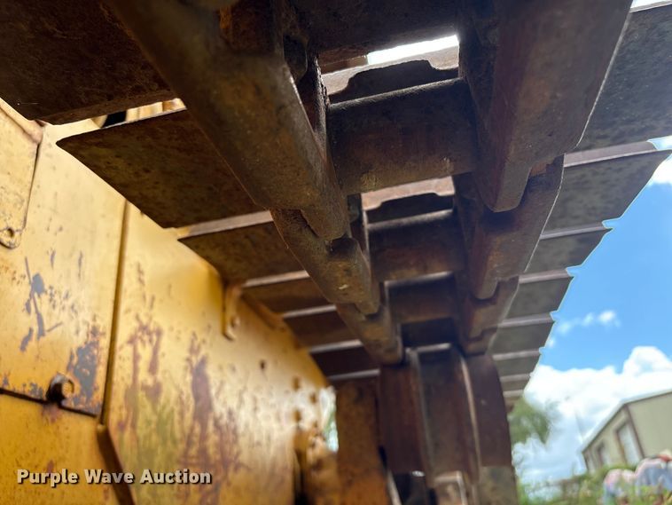 image for item EA6978 1989 Case 450C dozer