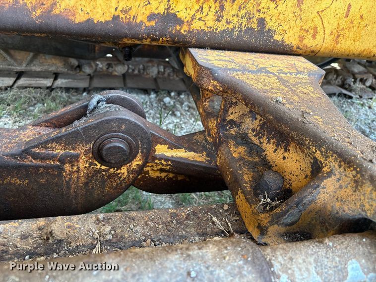 image for item EA6978 1989 Case 450C dozer