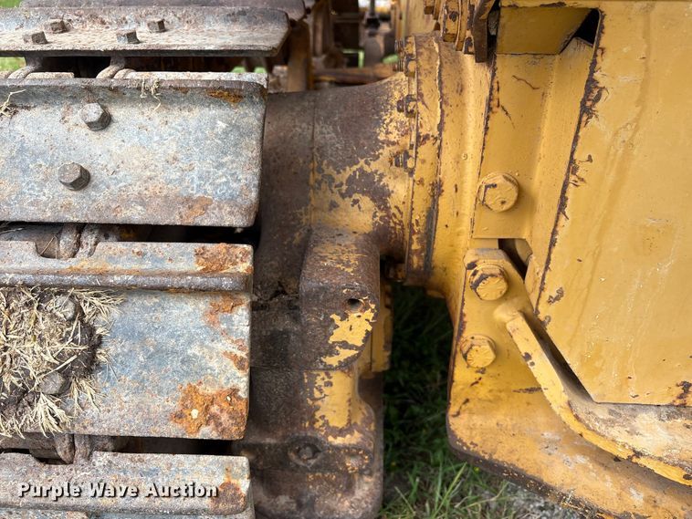 image for item EA6978 1989 Case 450C dozer