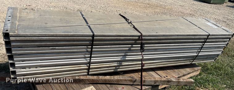 image for item EA7532 Trench box