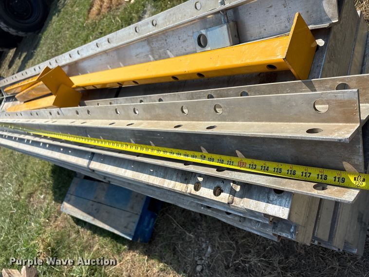 image for item EA7532 Trench box