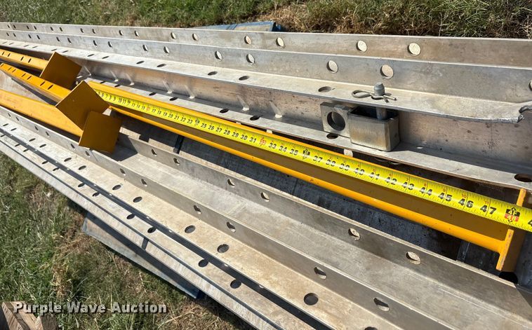 image for item EA7532 Trench box