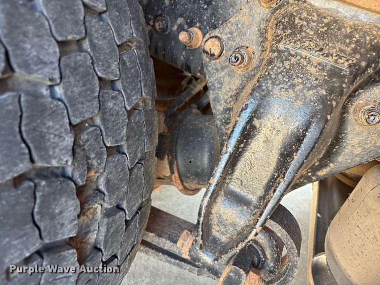 image for item EA7538 2007 Freightliner Business Class M2 crane truck