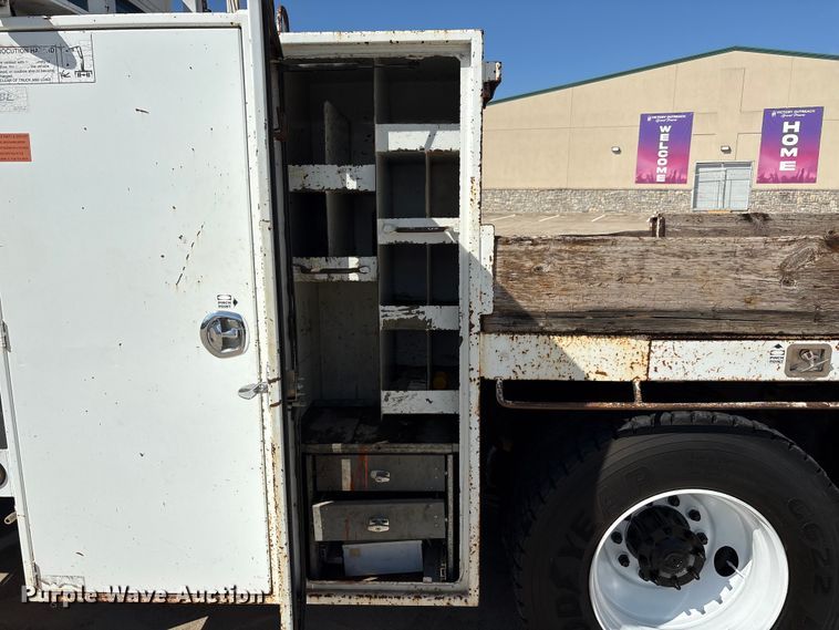 image for item EA7538 2007 Freightliner Business Class M2 crane truck