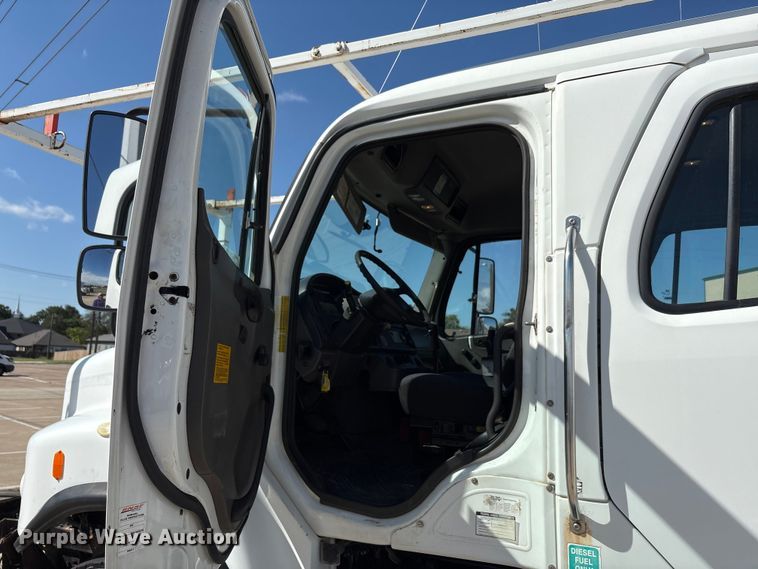 image for item EA7538 2007 Freightliner Business Class M2 crane truck