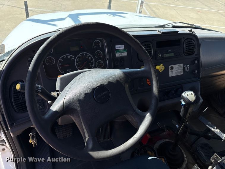 image for item EA7538 2007 Freightliner Business Class M2 crane truck