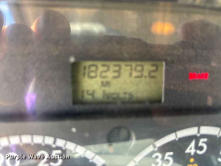 image for item EA7538 2007 Freightliner Business Class M2 crane truck