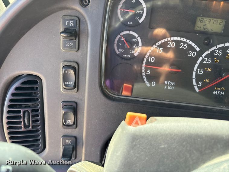 image for item EA7538 2007 Freightliner Business Class M2 crane truck