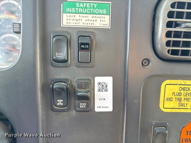 image for item EA7538 2007 Freightliner Business Class M2 crane truck