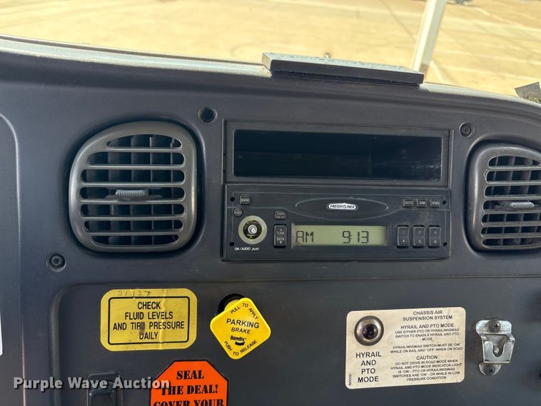 image for item EA7538 2007 Freightliner Business Class M2 crane truck