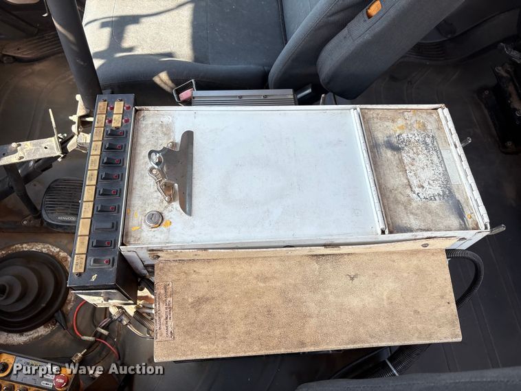 image for item EA7538 2007 Freightliner Business Class M2 crane truck