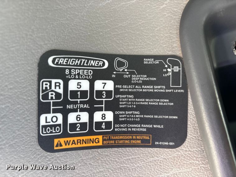 image for item EA7538 2007 Freightliner Business Class M2 crane truck