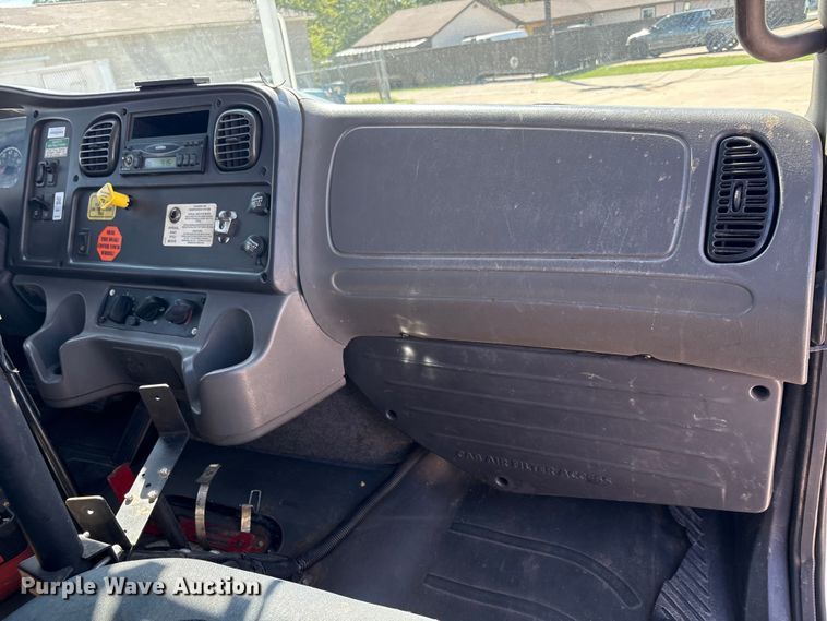 image for item EA7538 2007 Freightliner Business Class M2 crane truck