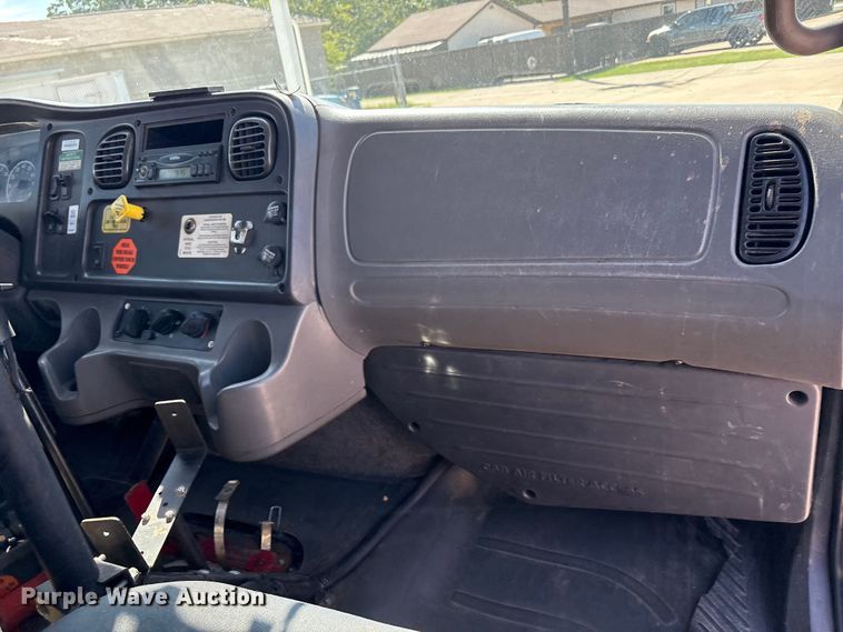 image for item EA7538 2007 Freightliner Business Class M2 crane truck