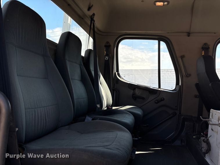 image for item EA7538 2007 Freightliner Business Class M2 crane truck