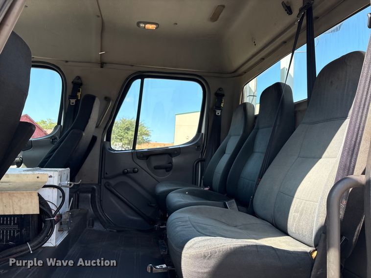 image for item EA7538 2007 Freightliner Business Class M2 crane truck