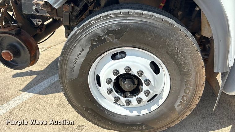 image for item EA7538 2007 Freightliner Business Class M2 crane truck