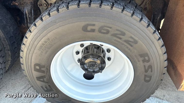 image for item EA7538 2007 Freightliner Business Class M2 crane truck