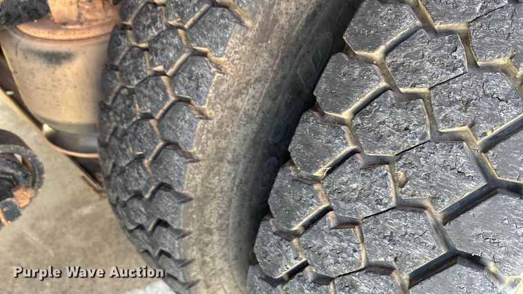 image for item EA7538 2007 Freightliner Business Class M2 crane truck