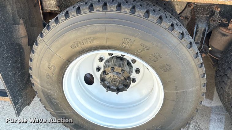 image for item EA7538 2007 Freightliner Business Class M2 crane truck