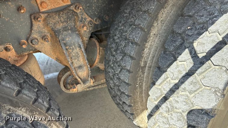 image for item EA7538 2007 Freightliner Business Class M2 crane truck