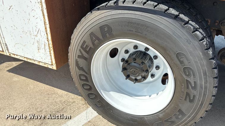 image for item EA7538 2007 Freightliner Business Class M2 crane truck