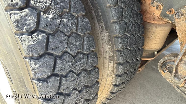 image for item EA7538 2007 Freightliner Business Class M2 crane truck