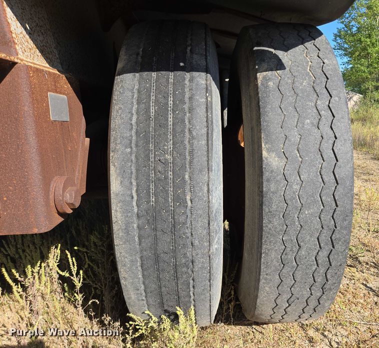 image for item EB1040 2008 SmithCo MH2-42-36 side dump trailer