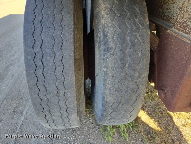 image for item EB1040 2008 SmithCo MH2-42-36 side dump trailer