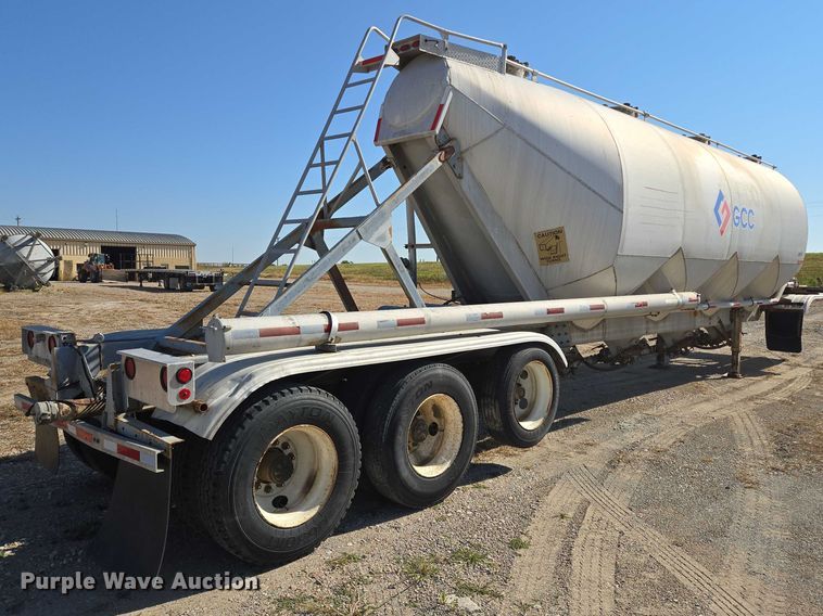 image for item EB1041 1987 Fruehauf pneumatic dry bulk trailer