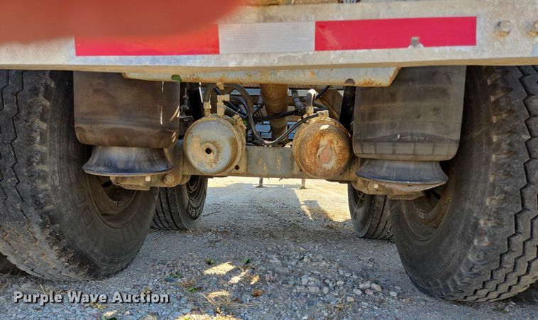 image for item EB1041 1987 Fruehauf pneumatic dry bulk trailer