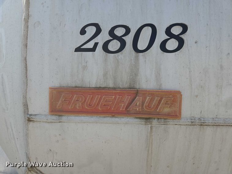 image for item EB1041 1987 Fruehauf pneumatic dry bulk trailer