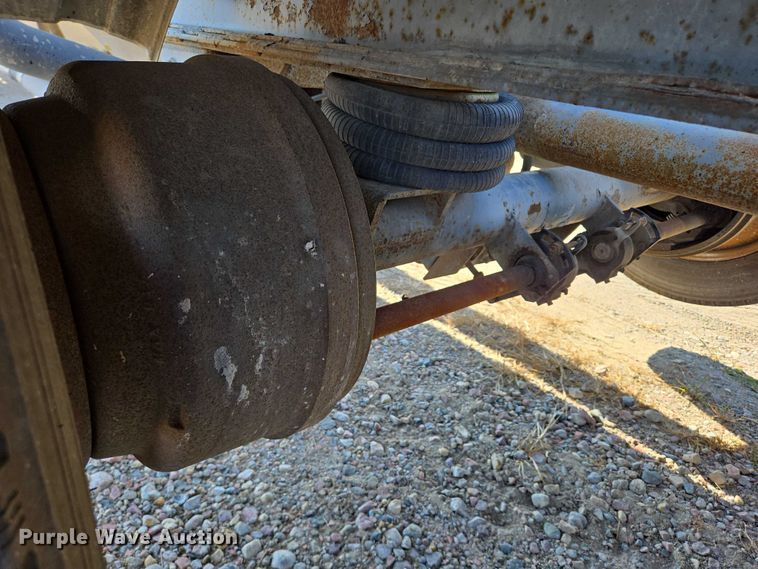 image for item EB1041 1987 Fruehauf pneumatic dry bulk trailer