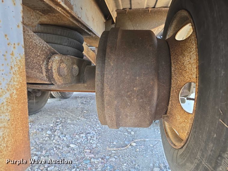 image for item EB1041 1987 Fruehauf pneumatic dry bulk trailer