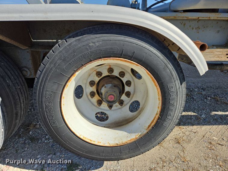 image for item EB1041 1987 Fruehauf pneumatic dry bulk trailer