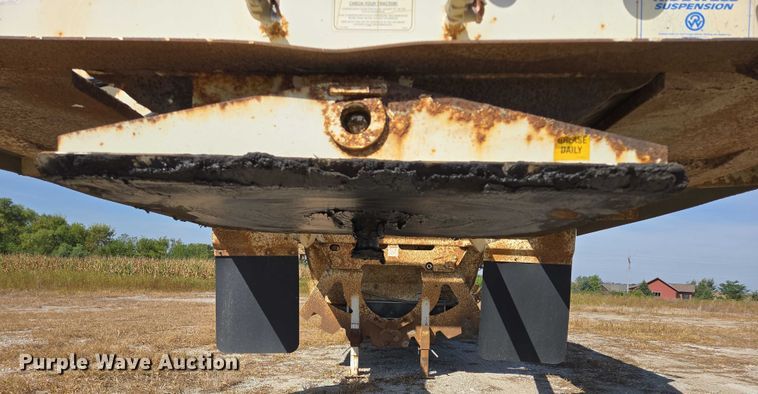 image for item EB1042 2007 Midland MG40TC2000 bottom dump trailer