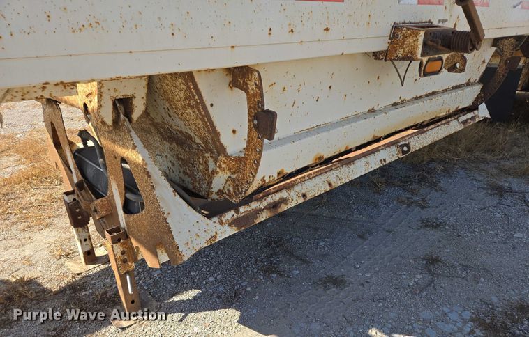 image for item EB1042 2007 Midland MG40TC2000 bottom dump trailer